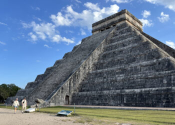 Llega a México detector de muones que ayudará «ver» interior de Castillo de Chichén Itzá