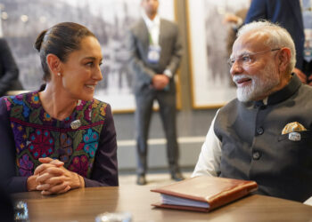 Sheinbaum habla en el G7 con el primer ministro de India