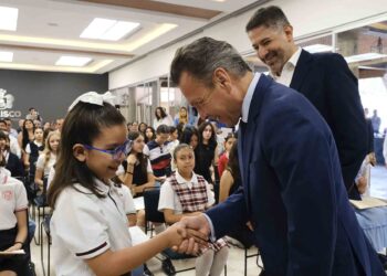 Alondra Bagatella ahora también destaca en matemáticas