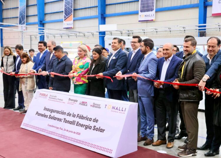 Omar Muñoz acompañó al gobernador a la inauguración de «Tonalli»