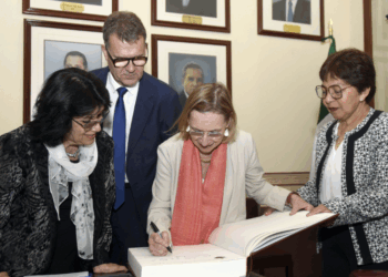 BUAP estrecha lazos con Embajada de Francia en México en favor de la educación