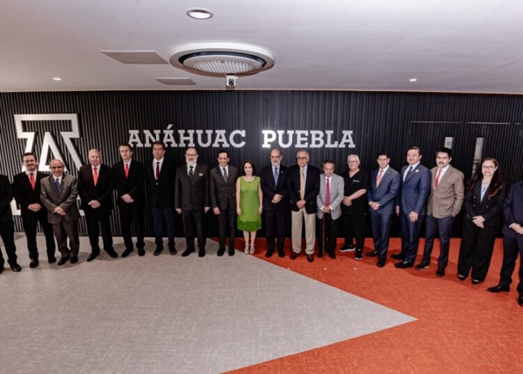 Anáhuac Puebla firma convenio con Academia Nacional de Medicina de México