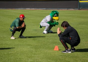 Pericos realiza clínica deportiva