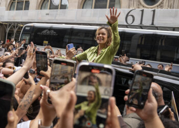 Karol G sorprende fans en Nueva York