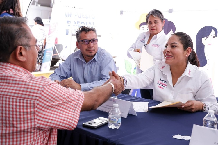 Lleva Lupita Cuautle servicios y atención directa a Lázaro Cárdenas