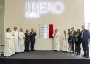 Ibero Puebla inaugura auditorio ‘Papa Francisco’