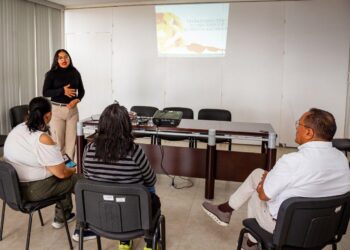 Imparte SMDIF talleres de resiliencia a personas cuidadoras