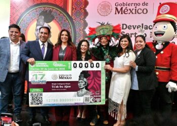 Honran Gobierno de Chiapas y Lotería Nacional a Reina Roja de Palenque con Sorteo Superior