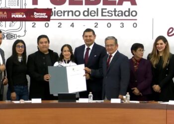Gobierno de Puebla reconoce a Ana Sofía Roldán, medallista en ON 2025