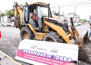 Inicia Lupita Cuautle obra de rehabilitación vial