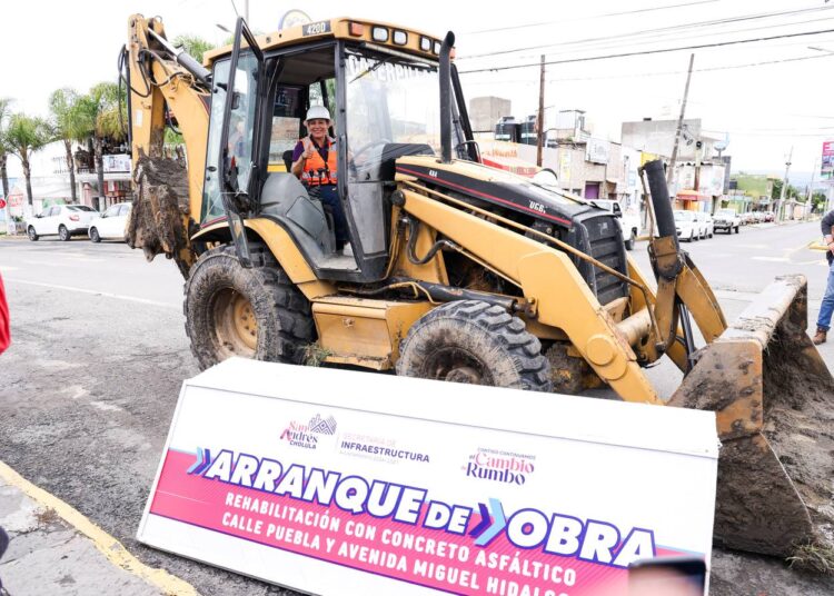 Inicia Lupita Cuautle obra de rehabilitación vial