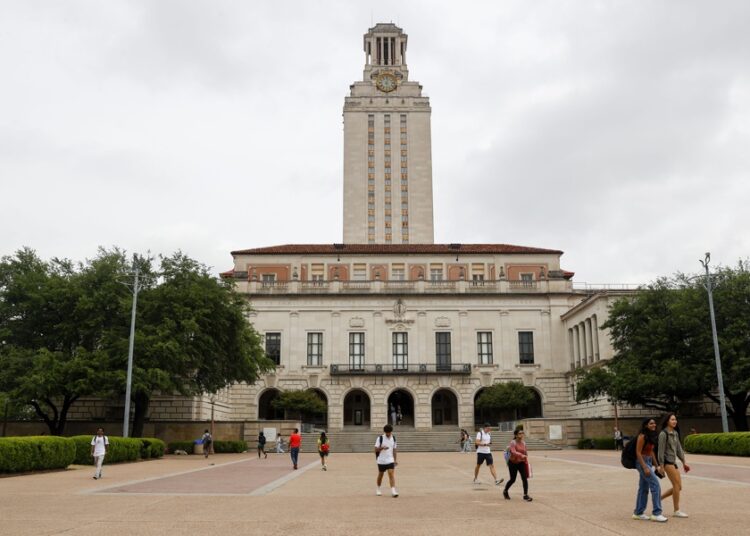 Texas revoca ley en contra de alumnos indocumentados
