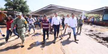Armenta asiste a la zona damnificada por las lluvias (Video)