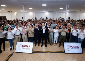 Armenta se reúne con más de 200 integrantes de los SMDIF