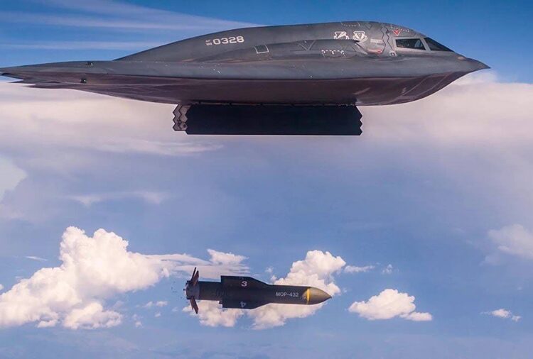 EE.UU., moviliza bombarderos hacia el Pacífico mientras Trump sopesa atacar a Irán