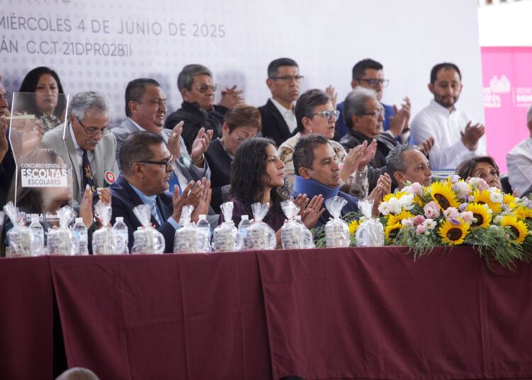 Cuautle presidió Concurso de escoltas categoría padres de familia