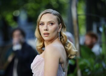 Scarlett Johansson, líder dentro y fuera de la pantalla en ‘Jurassic World: El renacer’