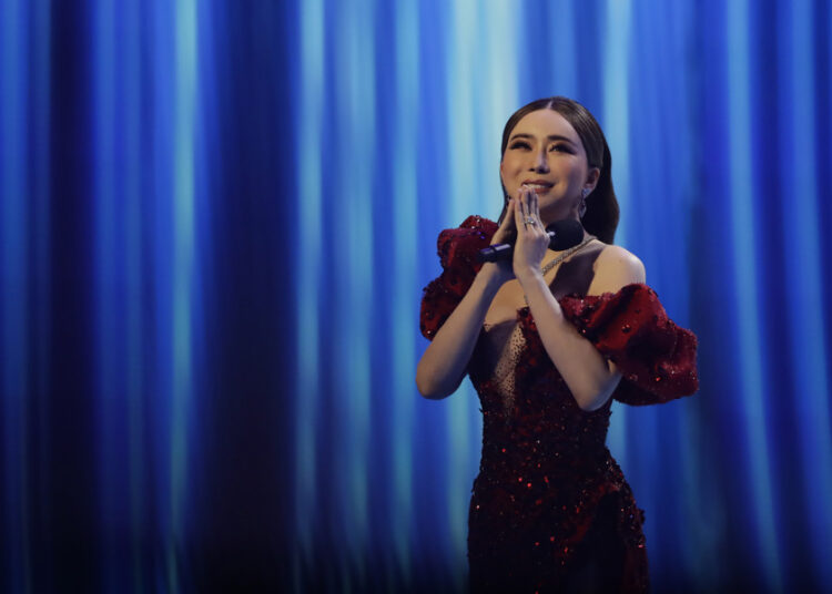 Anne Jakrajutatip renuncia a directora de Miss Universo