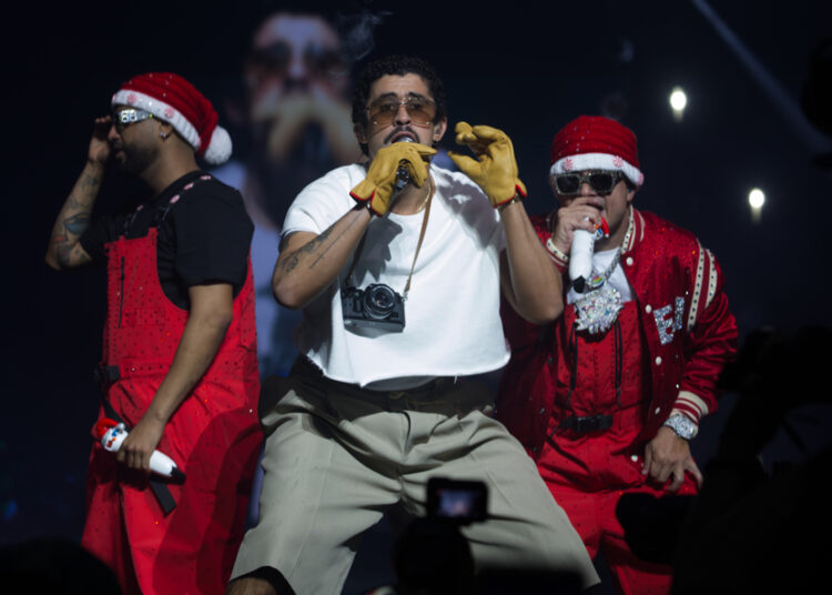 Bab Bunny rompe otro récord en listas Billboard