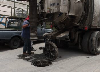 Omar Muñoz supervisa labores de desazolve en Cuautlancingo
