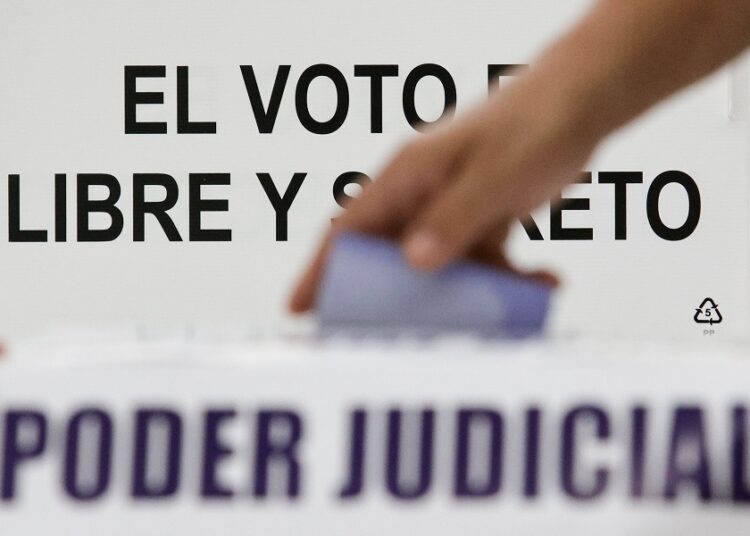Elección judicial histórica = desastrosa participación