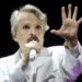 Bosé regresa escenarios: “Retomemos el viaje donde lo dejamos”