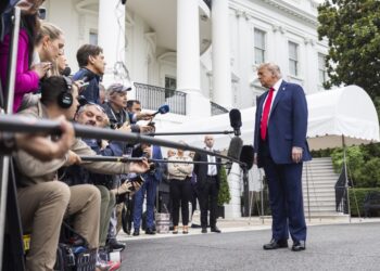 Trump insiste en que redoblará redadas migratorias