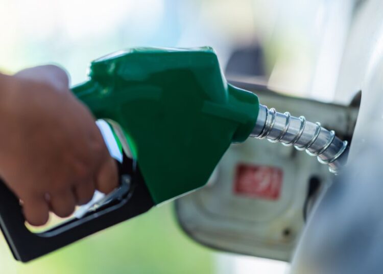 México descarta alza en precio de combustibles por conflicto en Oriente Medio