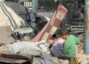 Gaza, sin internet y bajo fuego, aún más aislada mientras Israel ataca Irán