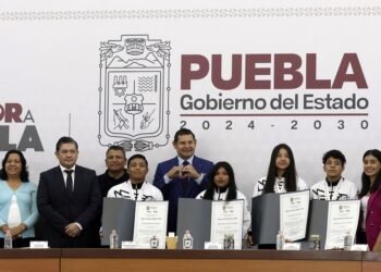 Gobierno reconoce a luchadores medallistas de la Olimpiada Nacional 2025
