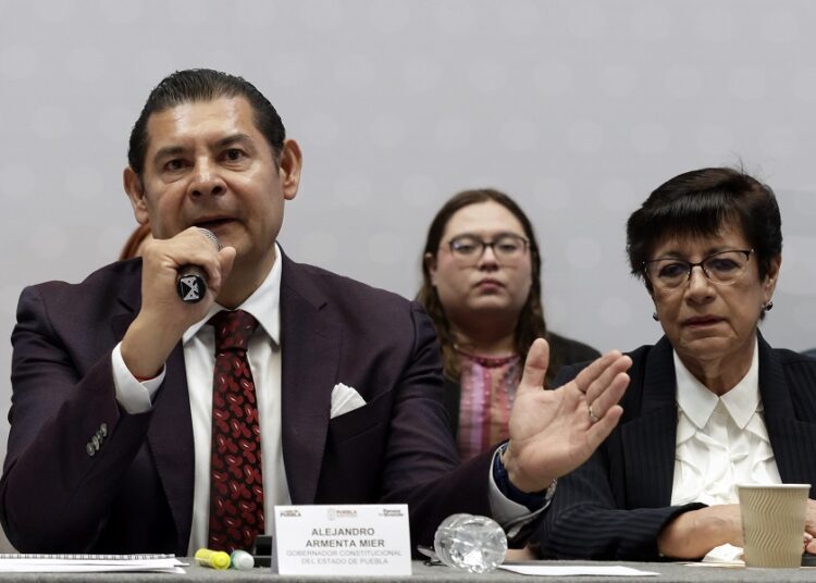 Gobierno de Puebla concreta disminución del 60% en costo de grúas y corralones