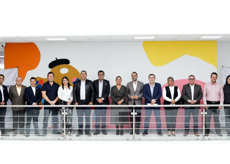 Lupita Cuautle muestra avances de gobierno ante sector empresarial