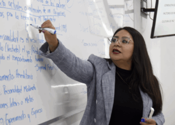 BUAP otorgará dos bonos económicos a maestros hora clase