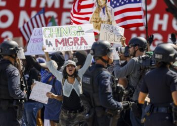 Los Ángeles se resiste a doblegar su defensa de los indocumentados