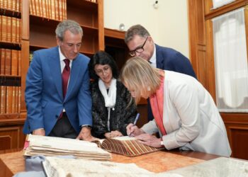 Pepe Chedraui fortalece vínculos con Francia en encuentro con embajadora