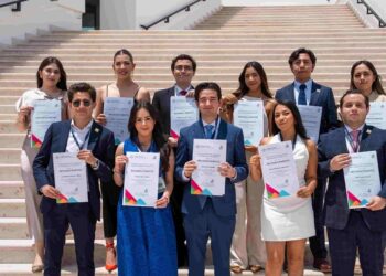 Estudiantes Anáhuac Puebla reciben Premio Ceneval por excelencia académica