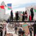 Miles de personas protestan contra Trump en Los Ángeles