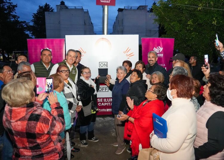Puebla Brilla beneficia a más de 10 mil vecinas y vecinos de Loma Bella