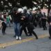 Cerca de 300 migrantes han sido detenidos en redadas en Los Ángeles