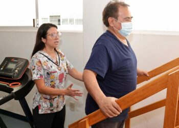Casa del Abue ofrece terapias de osteoartritis y gimnasia cerebral