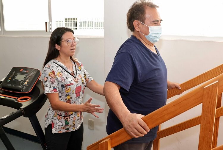 Casa del Abue ofrece terapias de osteoartritis y gimnasia cerebral