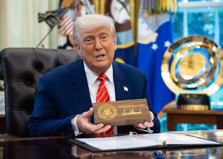 Trump prohíbe la entrada a EE.UU., a nacionales de 12 países