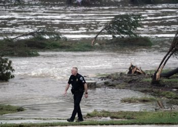 Inundaciones en Texas dejan ya 32 víctimas mortales