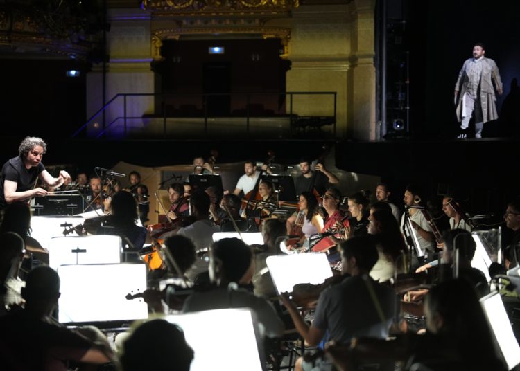 Música con IA emociona más que la humana: estudio