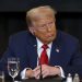 Trump termina con fondos públicos para indocumentados