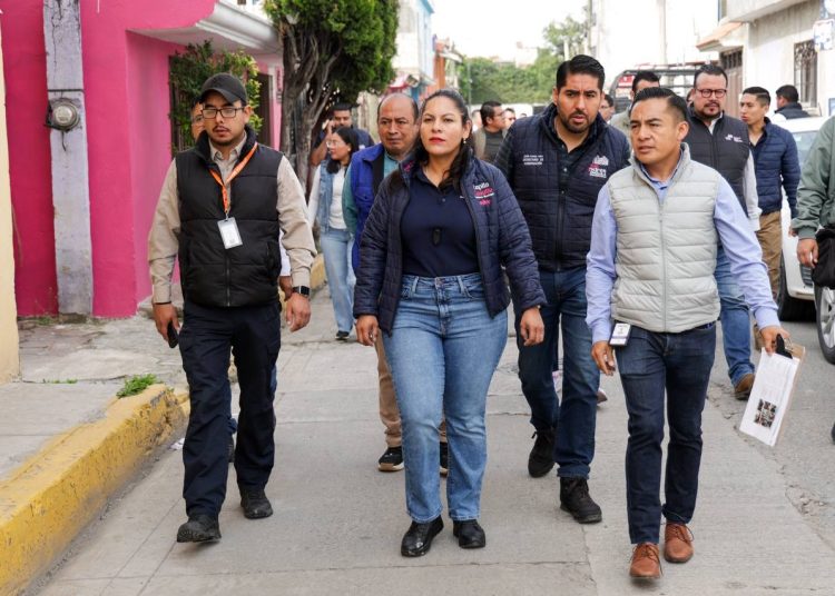 Atiende Lupita Cuautle a familias afectadas por las lluvias
