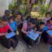 Jóvenes tzotziles alfabetizan a adultos mayores en Chiapas