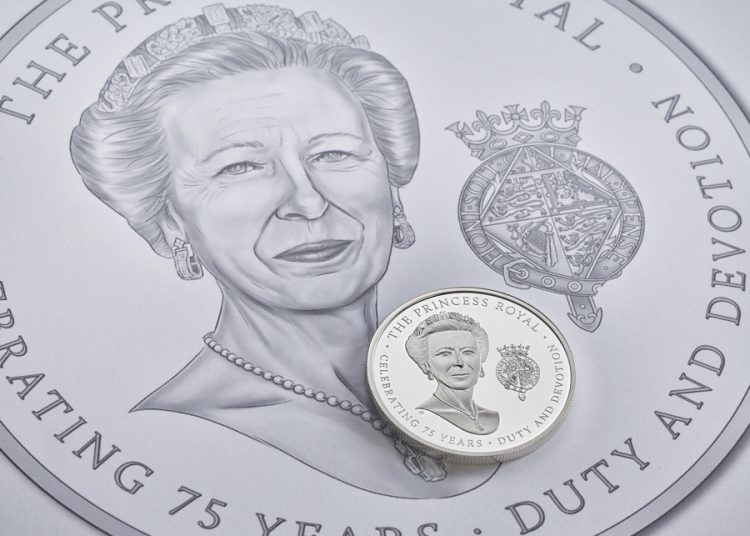 Princesa Ana protagoniza su primera moneda oficial