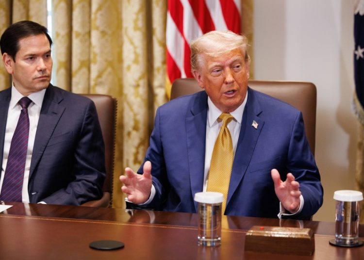 Trump anuncia aranceles del 20% al 30% a países