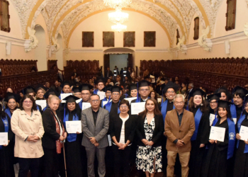 Lilia Cedillo preside graduación de la Maestría en Educación Superior